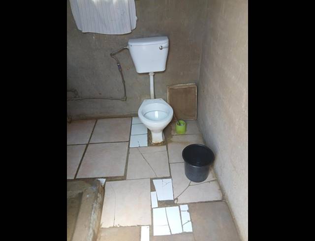 2 BEDROOM HOUSE FOR SALE IN LANGAVILLE EXT 4